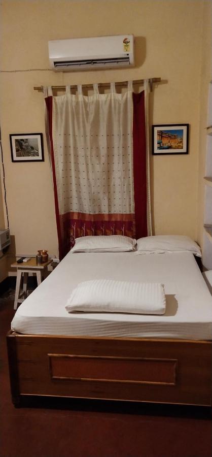 Granny'S Inn Варанасі Номер фото